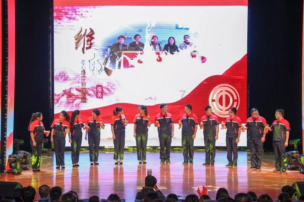 女孩朋友圈发心情，说男生不在乎他，如果男孩不喜欢她，还会不会安装女孩说的话来做？游戏画面